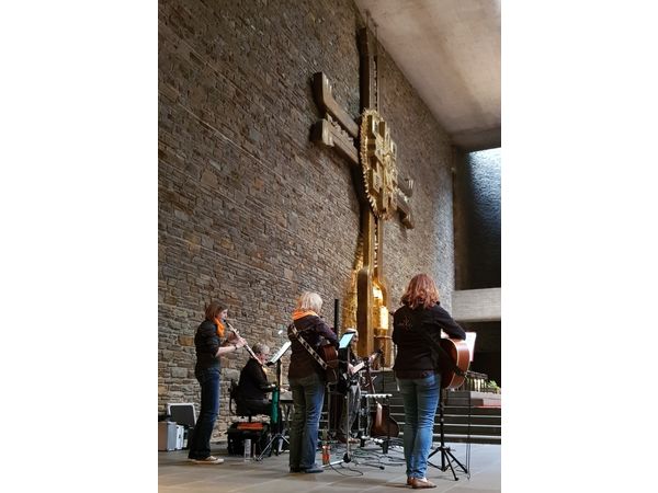 KöniXkinder in der Anbetungskirche